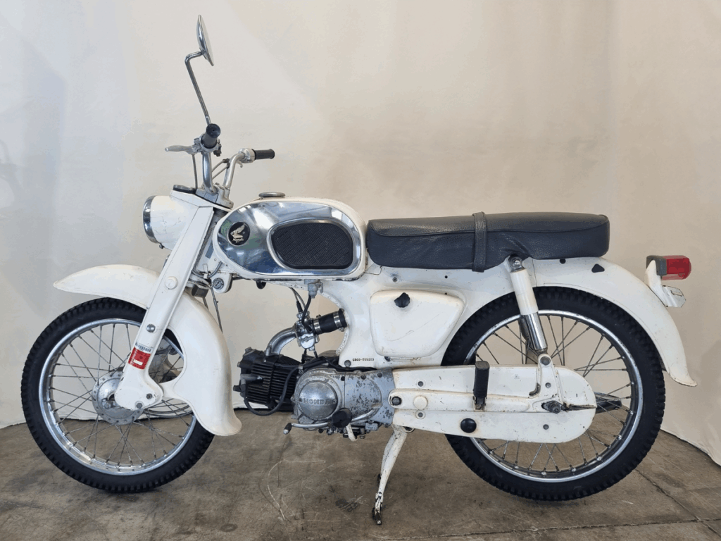 Honda 1967 c200 (90cc)