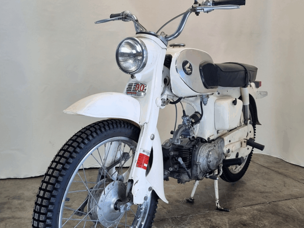 Honda 1967 c200 (90cc)