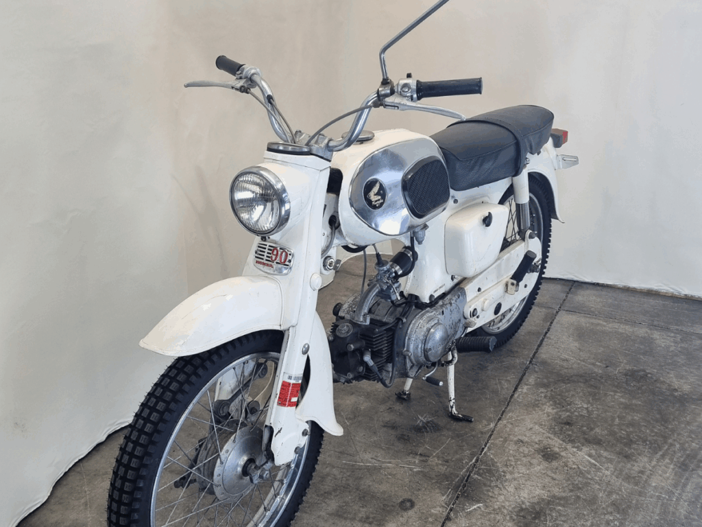 Honda 1967 c200 (90cc)