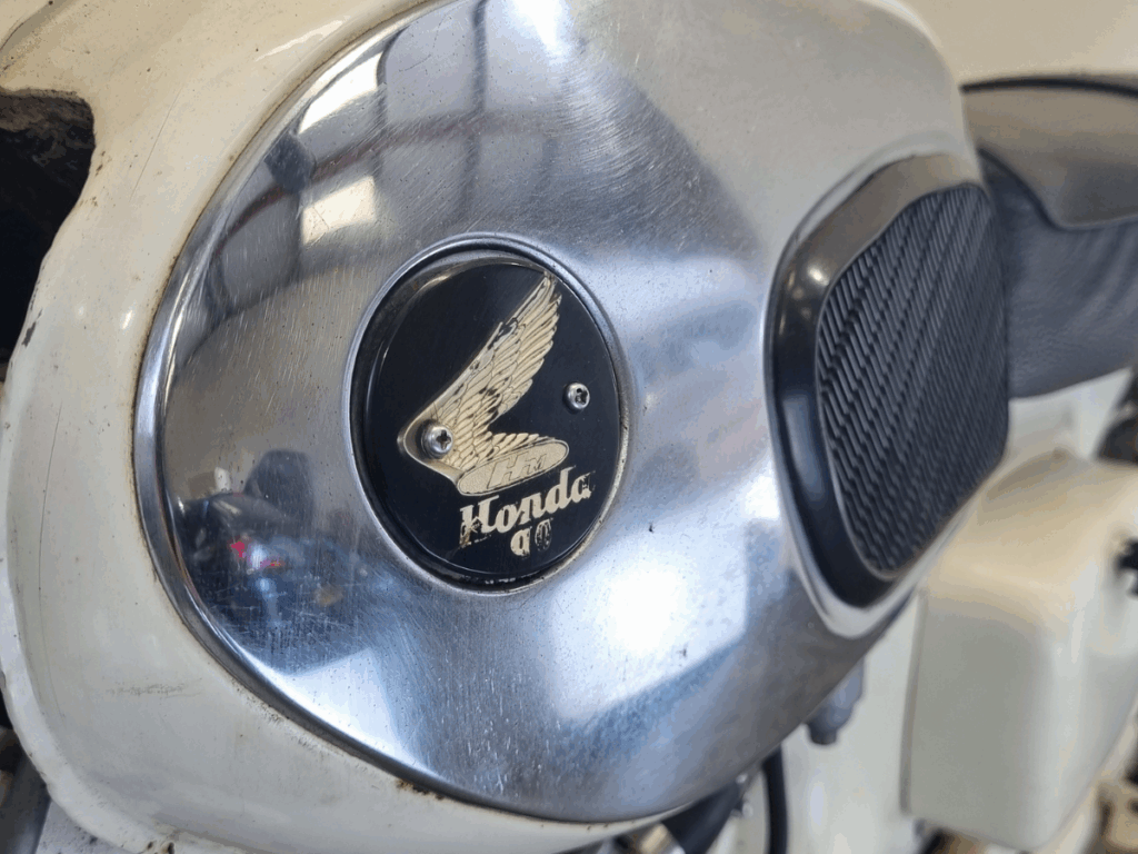 Honda 1967 c200 (90cc)