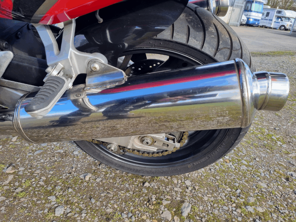 Red Suzuki GSXR1100W